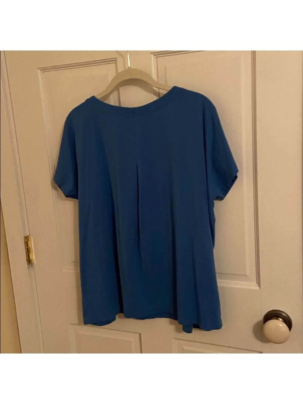 Top, Classic Blue, Short Sleeve V-Neck Back Pleat Size L - Picture 2 of 3